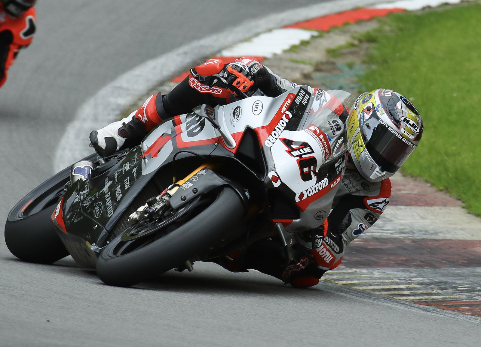 Brookes resists Bridewell for Brands Hatch double